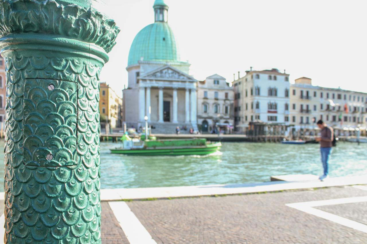 Centrale Mazzoni 15 Venesia Bagian luar foto